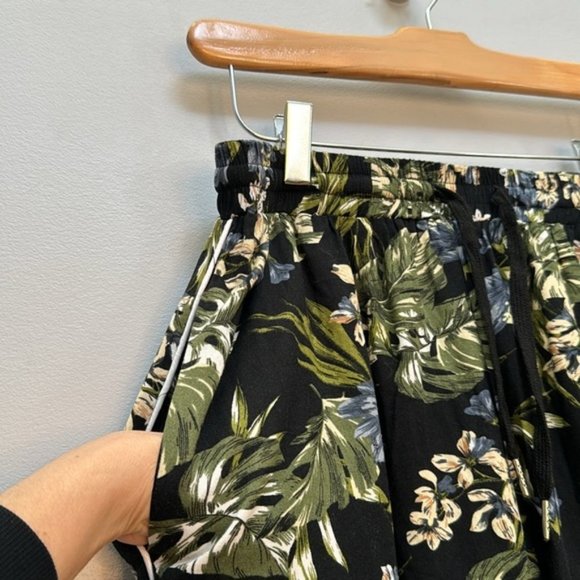 Okakie Black/Green Floral Wide Leg Pants Size L - Picture 3 of 7